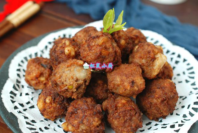 #冬至大如年#一口一個(gè)，焦脆鮮香的牛肉丸子的做法-家常味炸菜譜