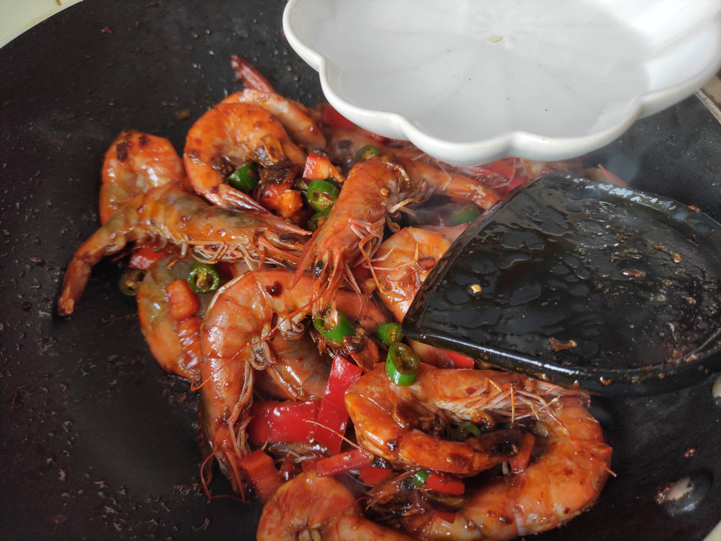 超好吃家常菜，香辣蝦美食菜譜的做法-香辣味炒菜譜