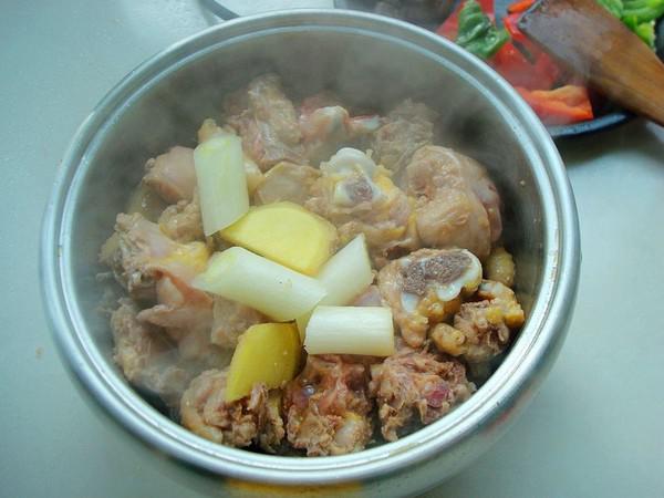 黃燜雞的做法-醬香味燒菜譜