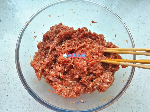 #冬至大如年#一口一個(gè)，焦脆鮮香的牛肉丸子的做法-家常味炸菜譜