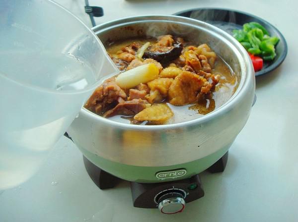 黃燜雞的做法-醬香味燒菜譜