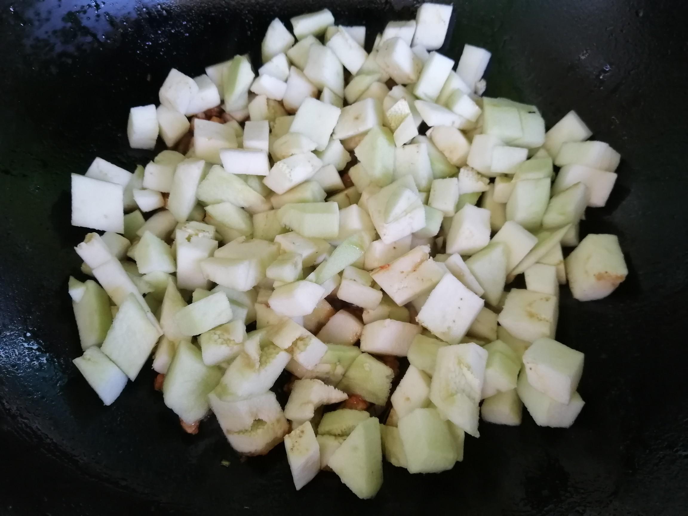 茄子肉丁蓋澆飯的做法-家常味炒菜譜-易網(wǎng)健康養(yǎng)生網(wǎng) 茄子肉丁蓋澆飯的做法-家常味炒菜譜
