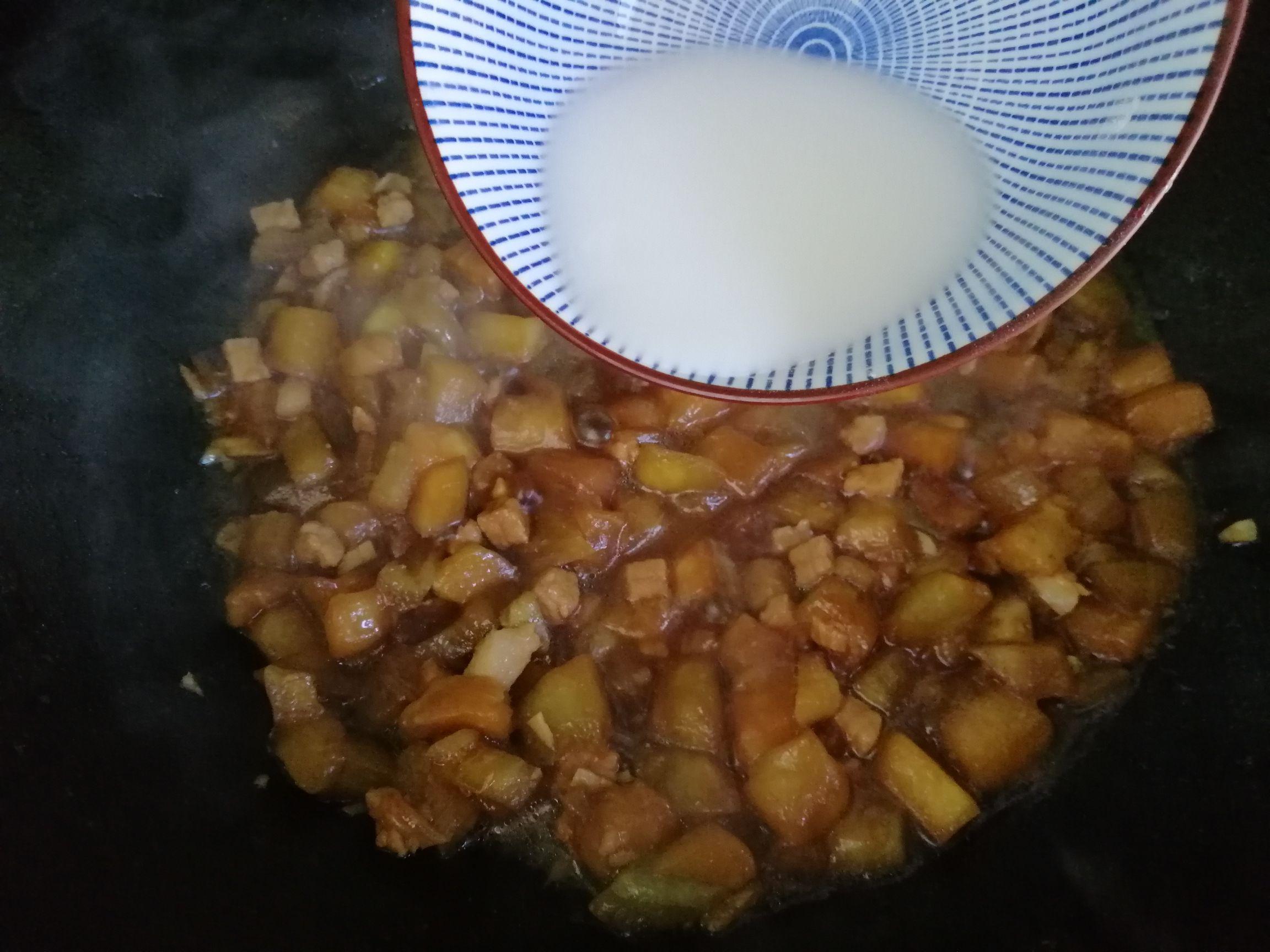 茄子肉丁蓋澆飯的做法-家常味炒菜譜-易網(wǎng)健康養(yǎng)生網(wǎng) 茄子肉丁蓋澆飯的做法-家常味炒菜譜