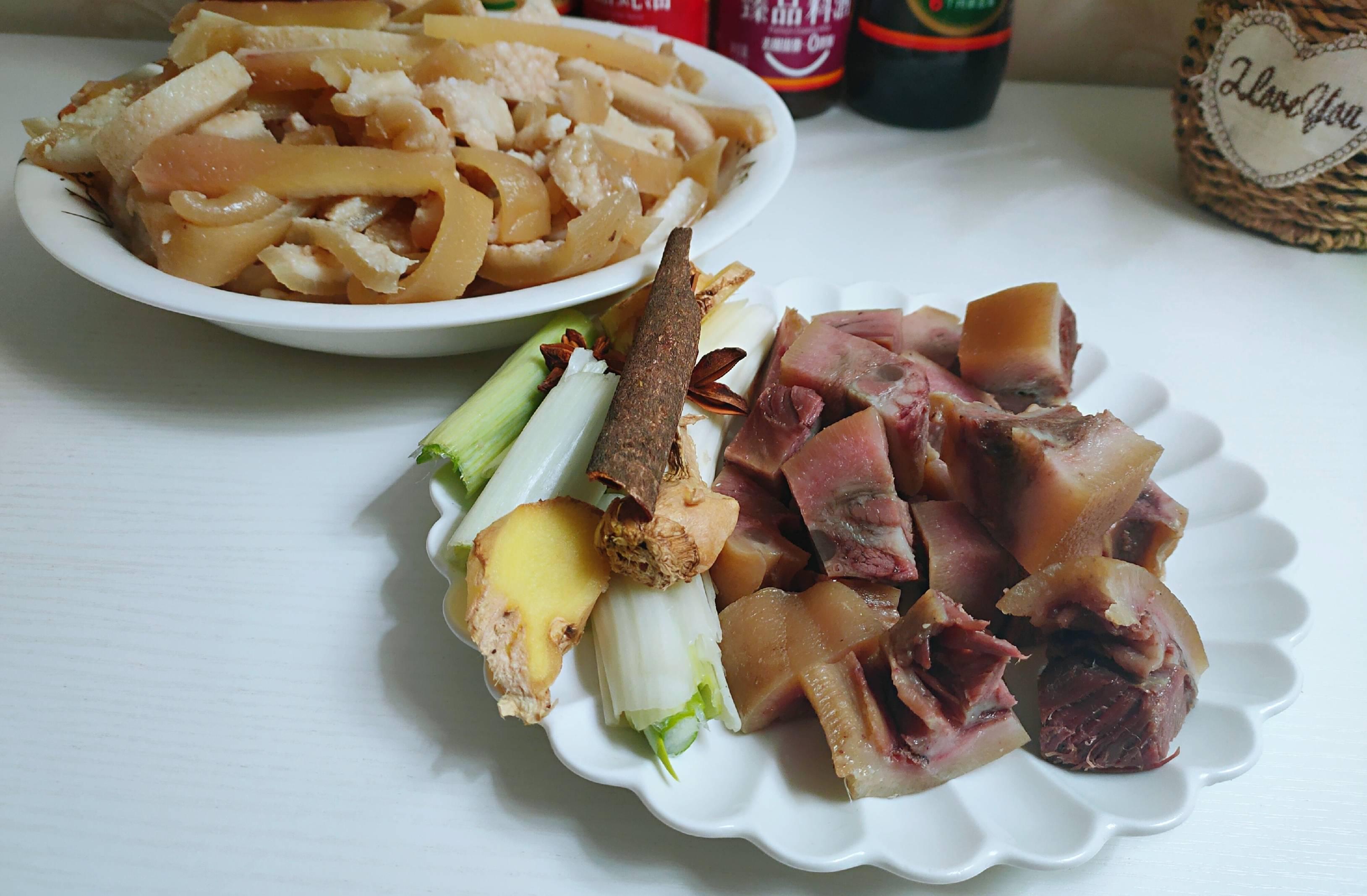 美容又好吃的豬皮凍的做法-咸鮮味燉菜譜