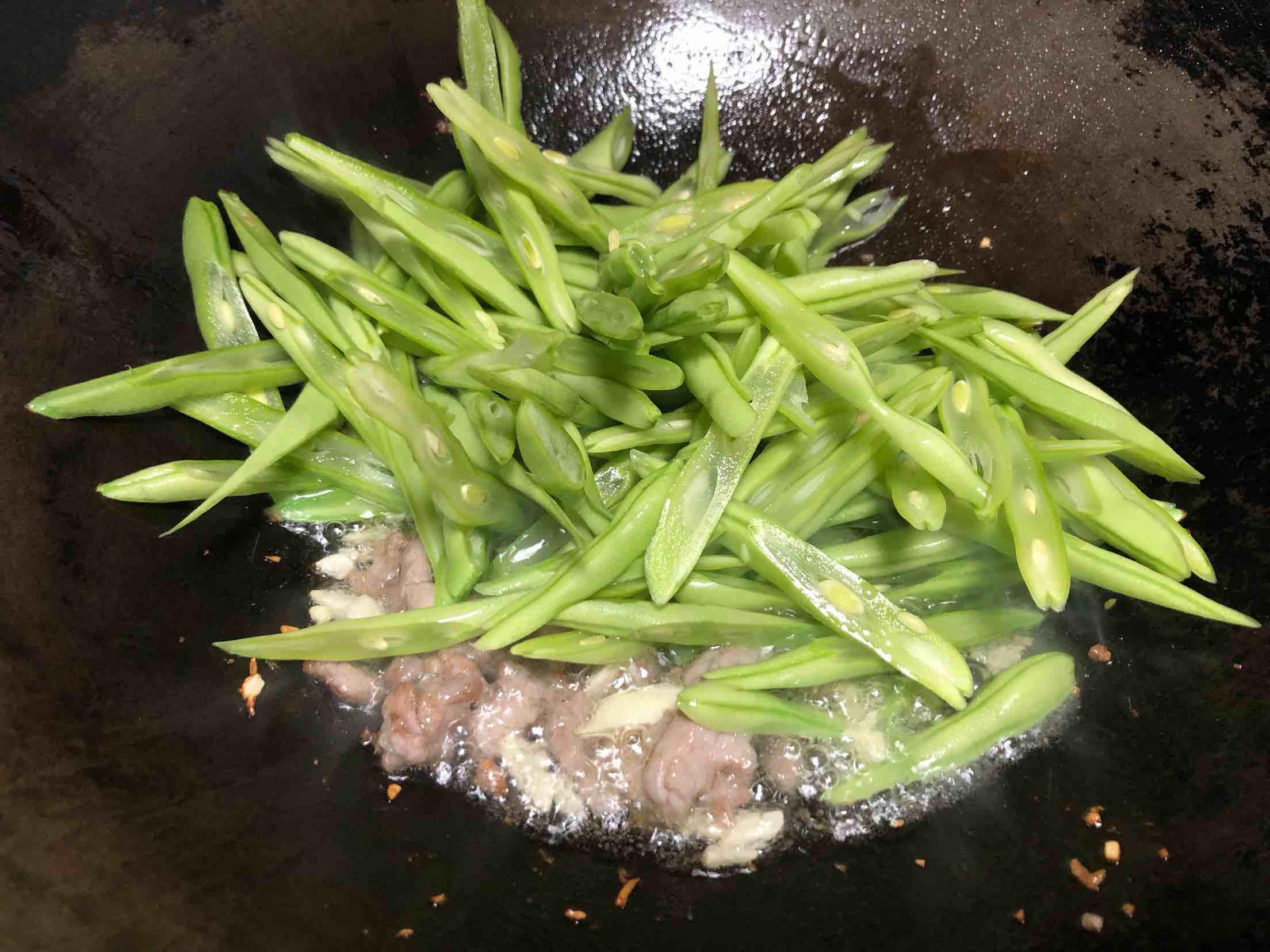 豆角炒肉絲的做法-咸鮮味炒菜譜