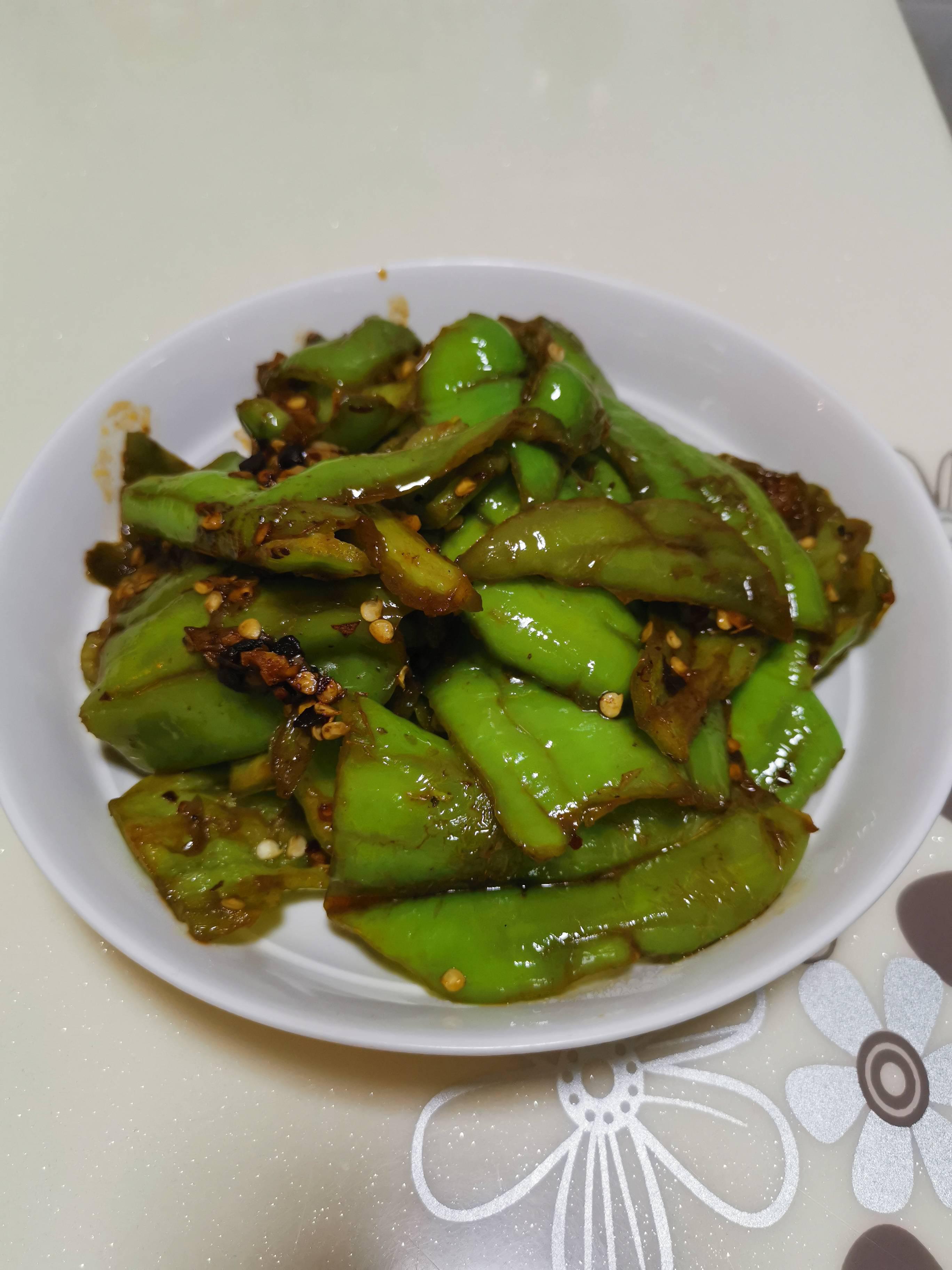 爆青椒的做法-家常味炒菜譜