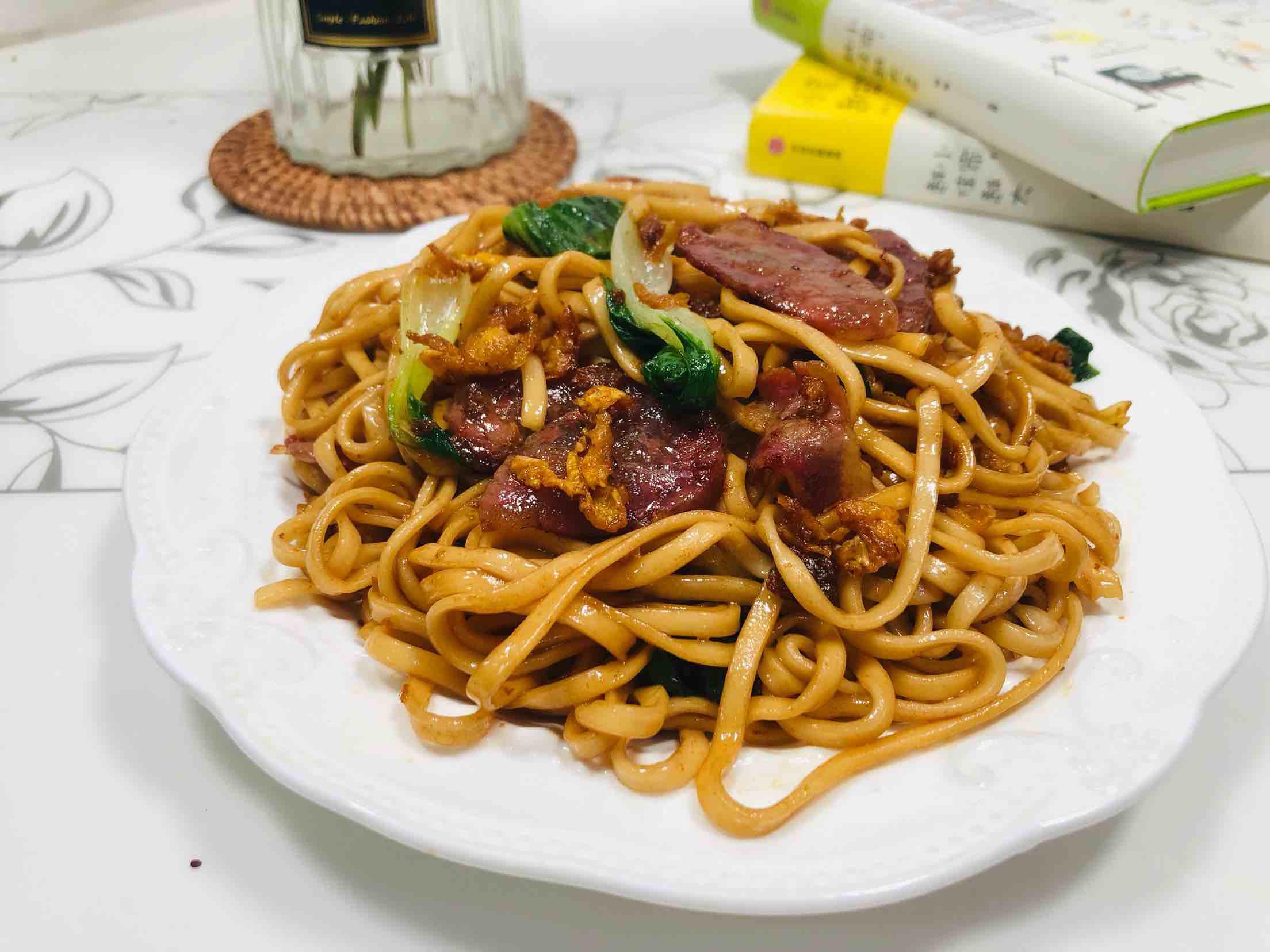 香腸炒面的做法-咸鮮味炒菜譜