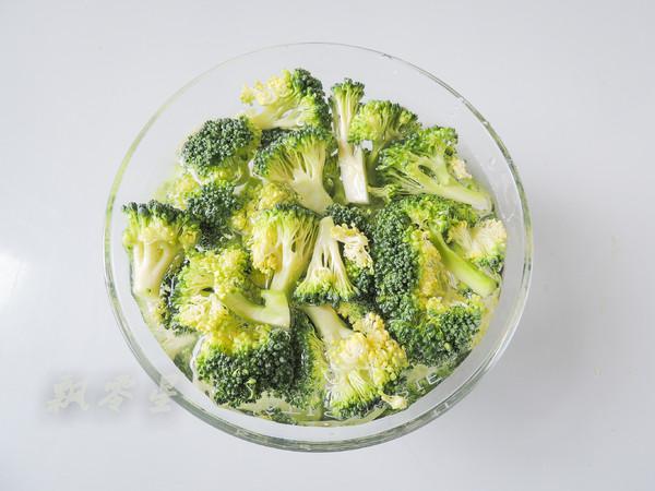 西藍花炒蝦仁的做法-家常味炒菜譜