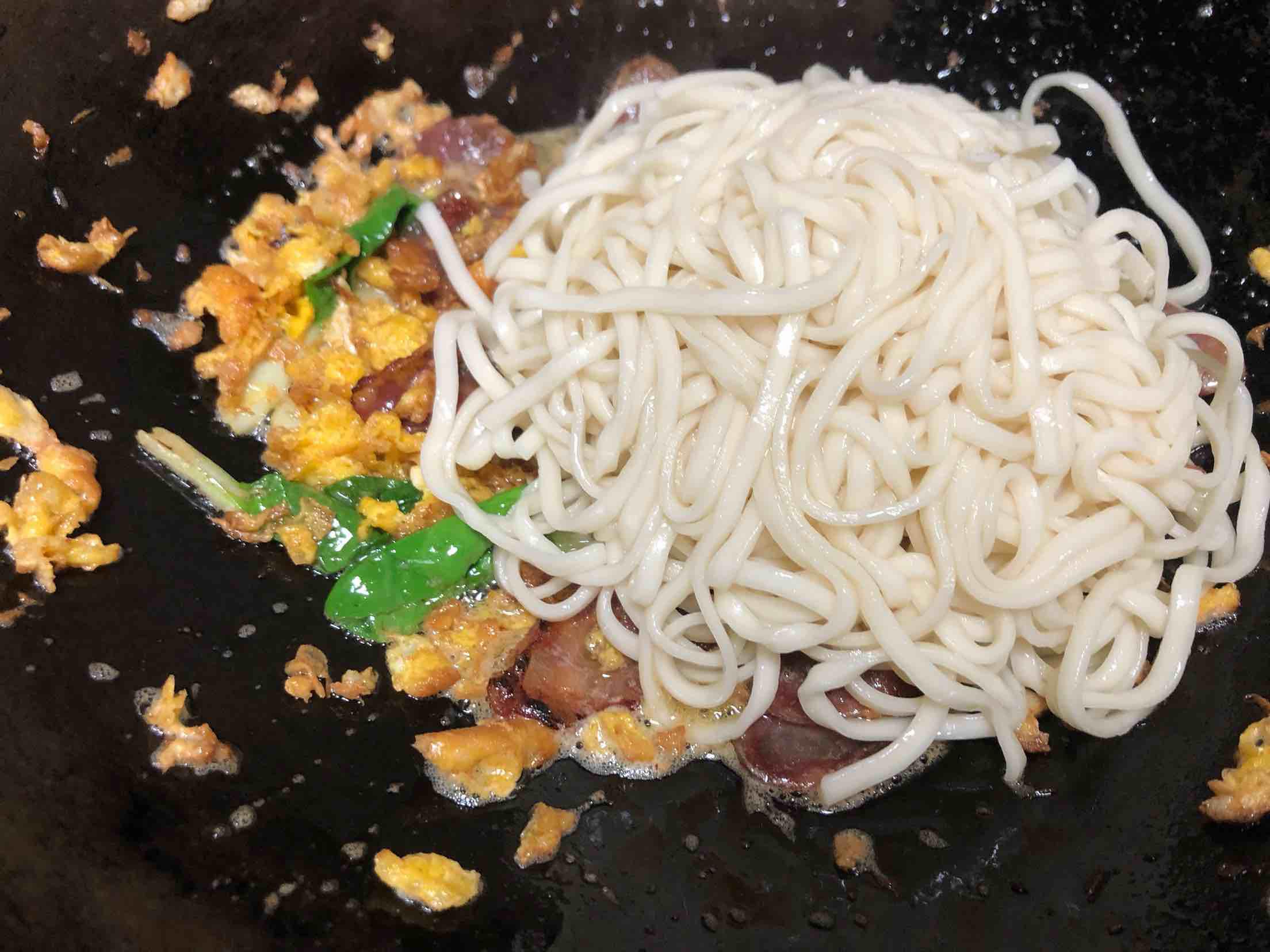 香腸炒面的做法-咸鮮味炒菜譜