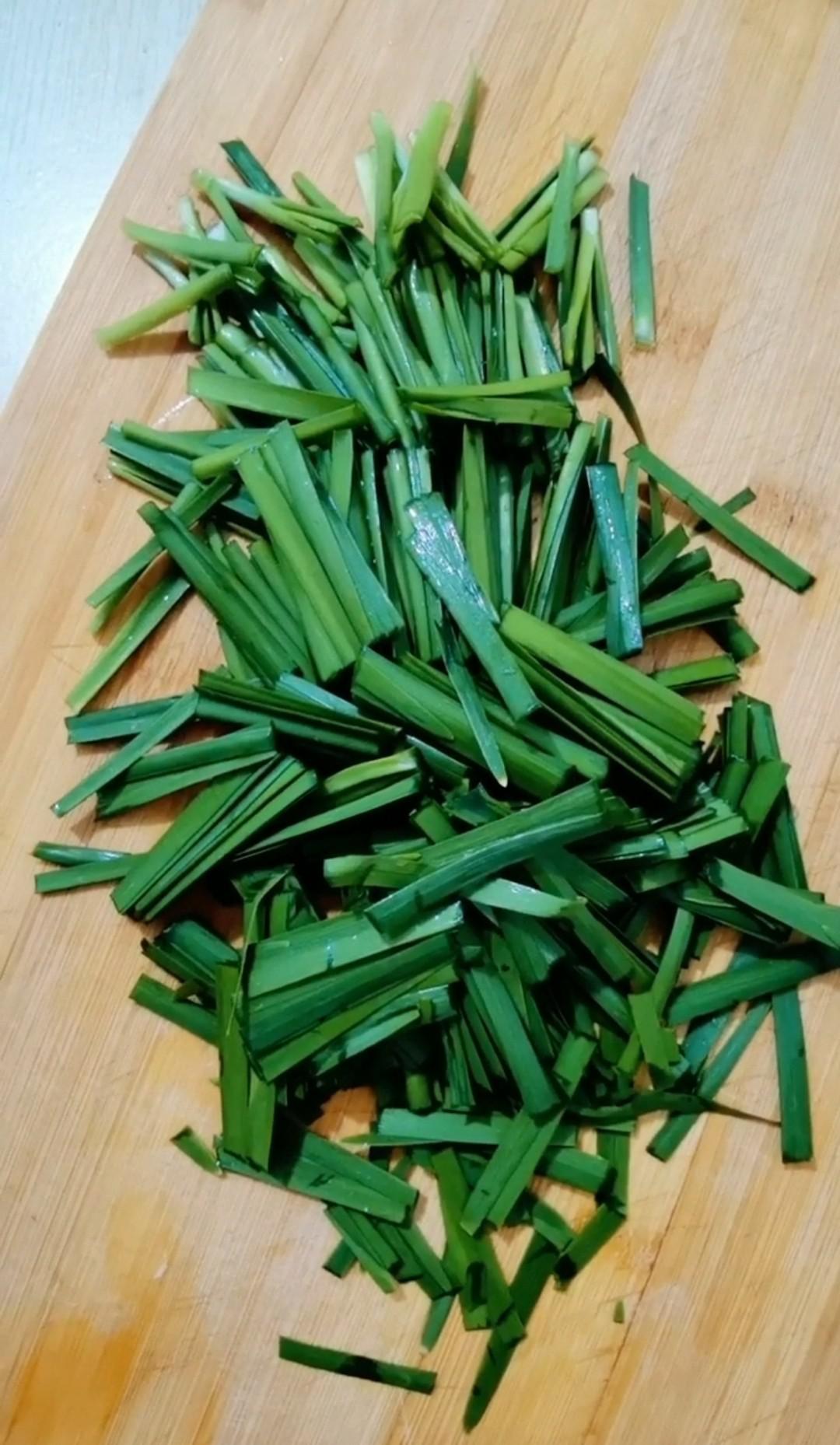 干豆腐炒韭菜的做法-咸鮮味炒菜譜-易網(wǎng)健康養(yǎng)生網(wǎng) 干豆腐炒韭菜的做法-咸鮮味炒菜譜