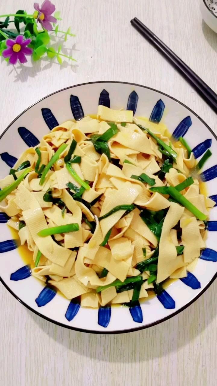干豆腐炒韭菜的做法-咸鮮味炒菜譜