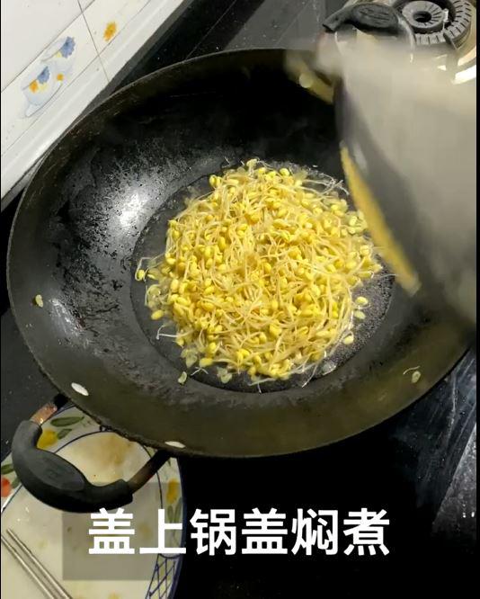 炒黃豆芽加上它好吃的舔盤的做法-咸鮮味炒菜譜