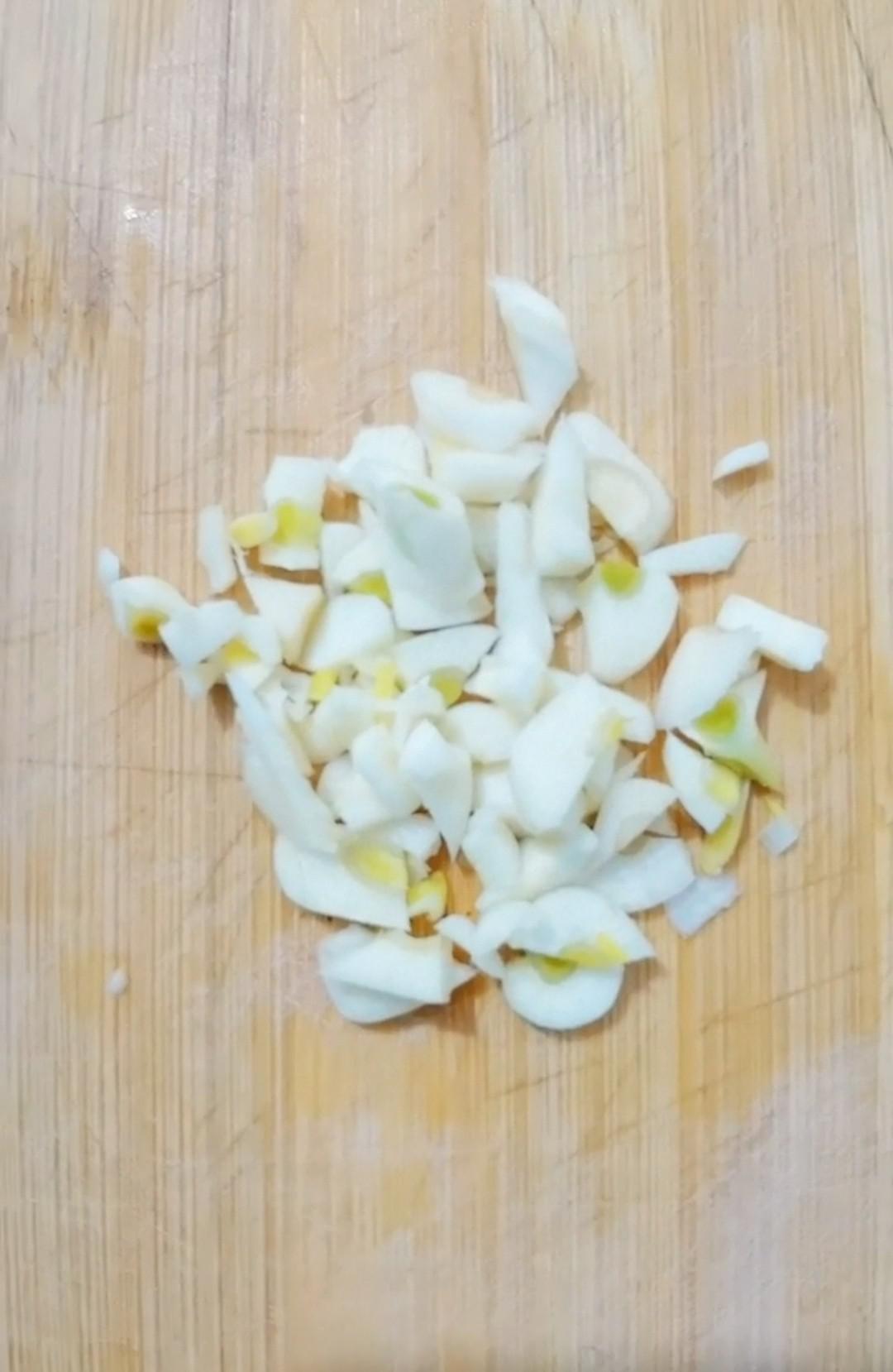 干豆腐炒韭菜的做法-咸鮮味炒菜譜-易網(wǎng)健康養(yǎng)生網(wǎng) 干豆腐炒韭菜的做法-咸鮮味炒菜譜