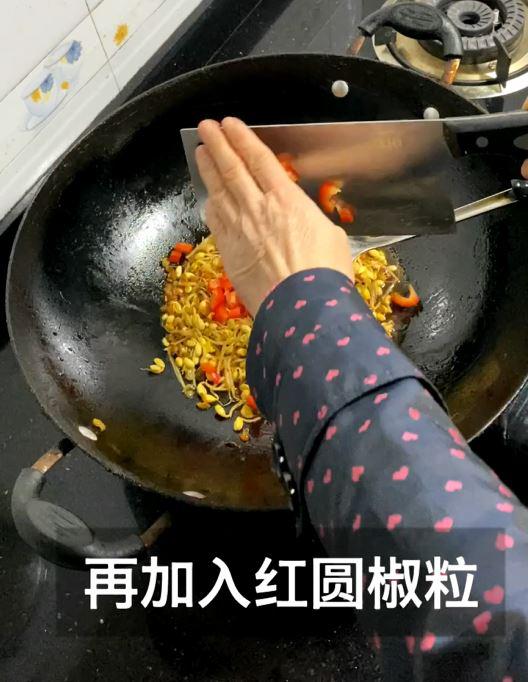 炒黃豆芽加上它好吃的舔盤的做法-咸鮮味炒菜譜