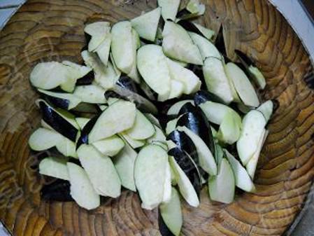 烤鴨燒茄子的做法-家常味燒菜譜