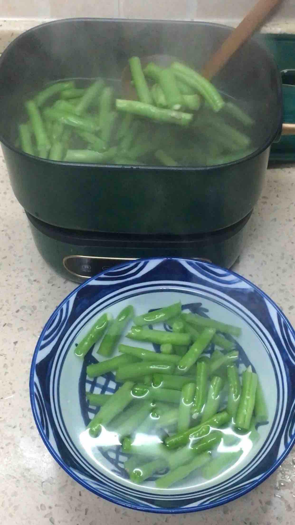 麻辣肉沫炒龍豆的做法-家常味炒菜譜