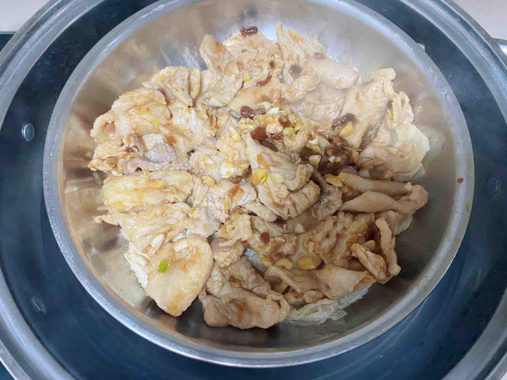 腐皮黃豆醬蒸豬板筋的做法-家常味蒸菜譜