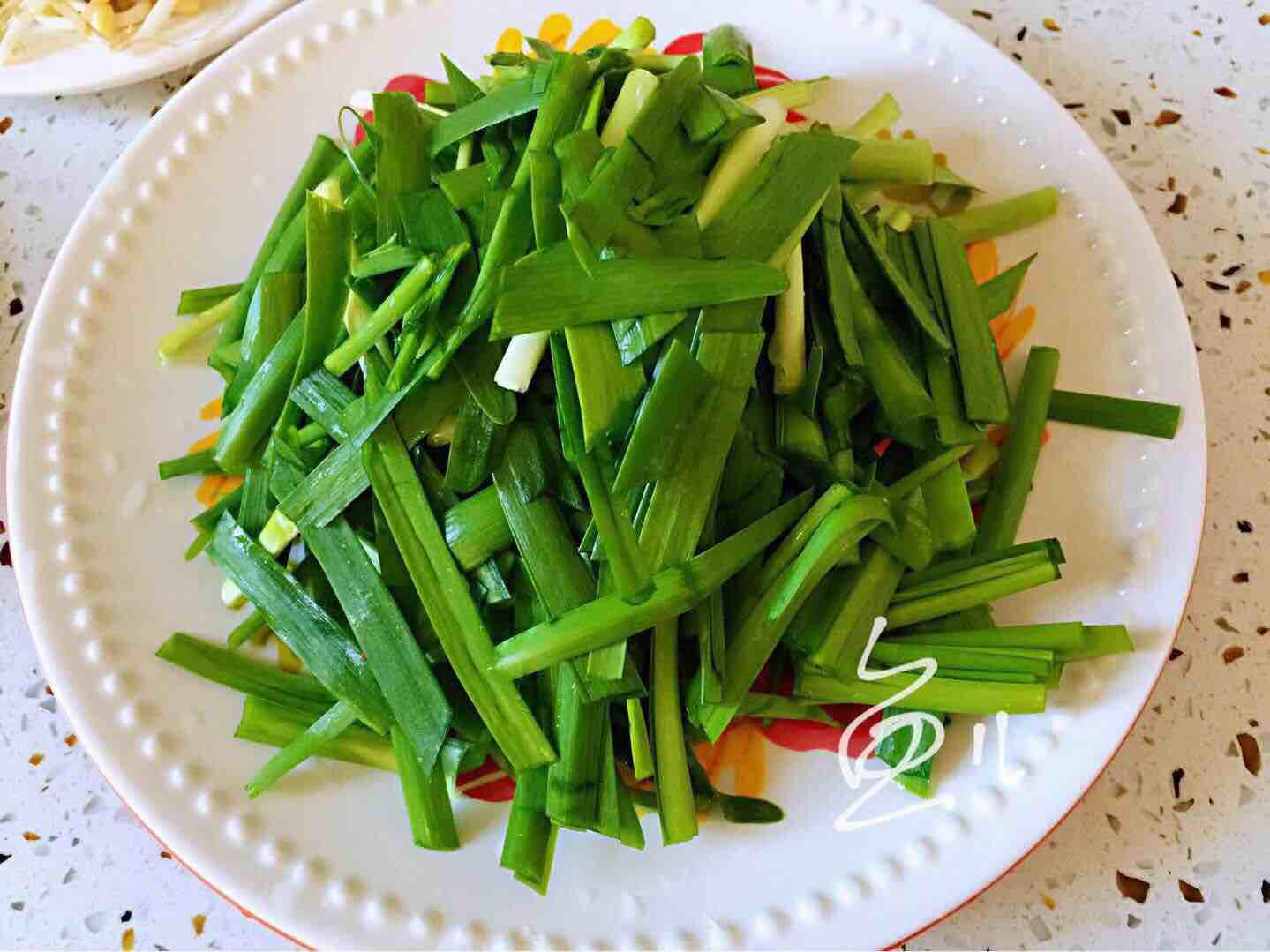 豆芽炒韭菜的做法-家常味炒菜譜