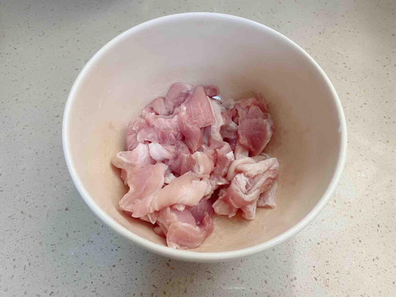 腐皮黃豆醬蒸豬板筋的做法-家常味蒸菜譜