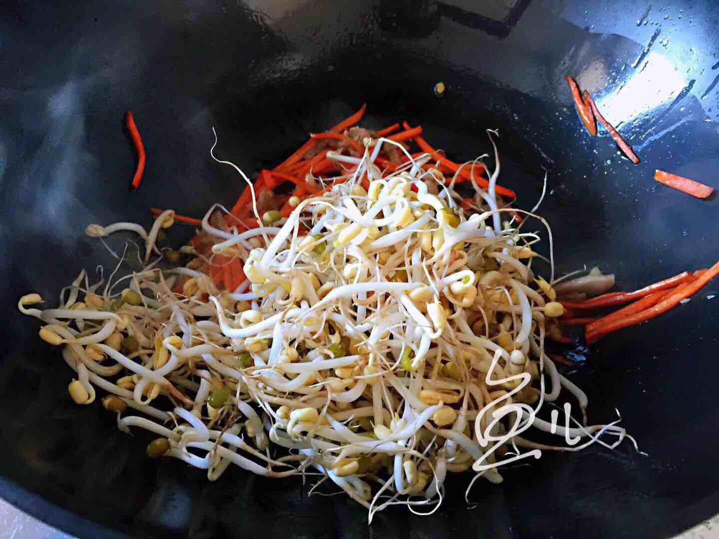 豆芽炒韭菜的做法-家常味炒菜譜