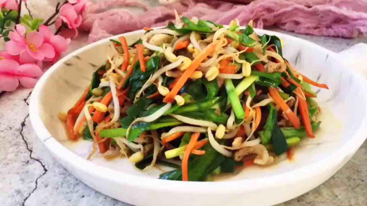 豆芽炒韭菜的做法-家常味炒菜譜