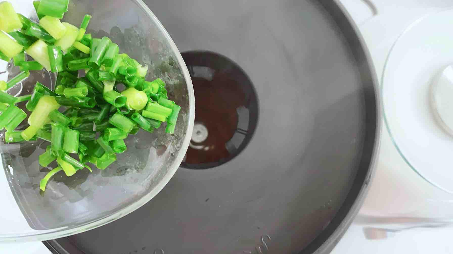 清炒胡蘿卜絲、簡(jiǎn)單美味快手家常菜的做法-家常味炒菜譜