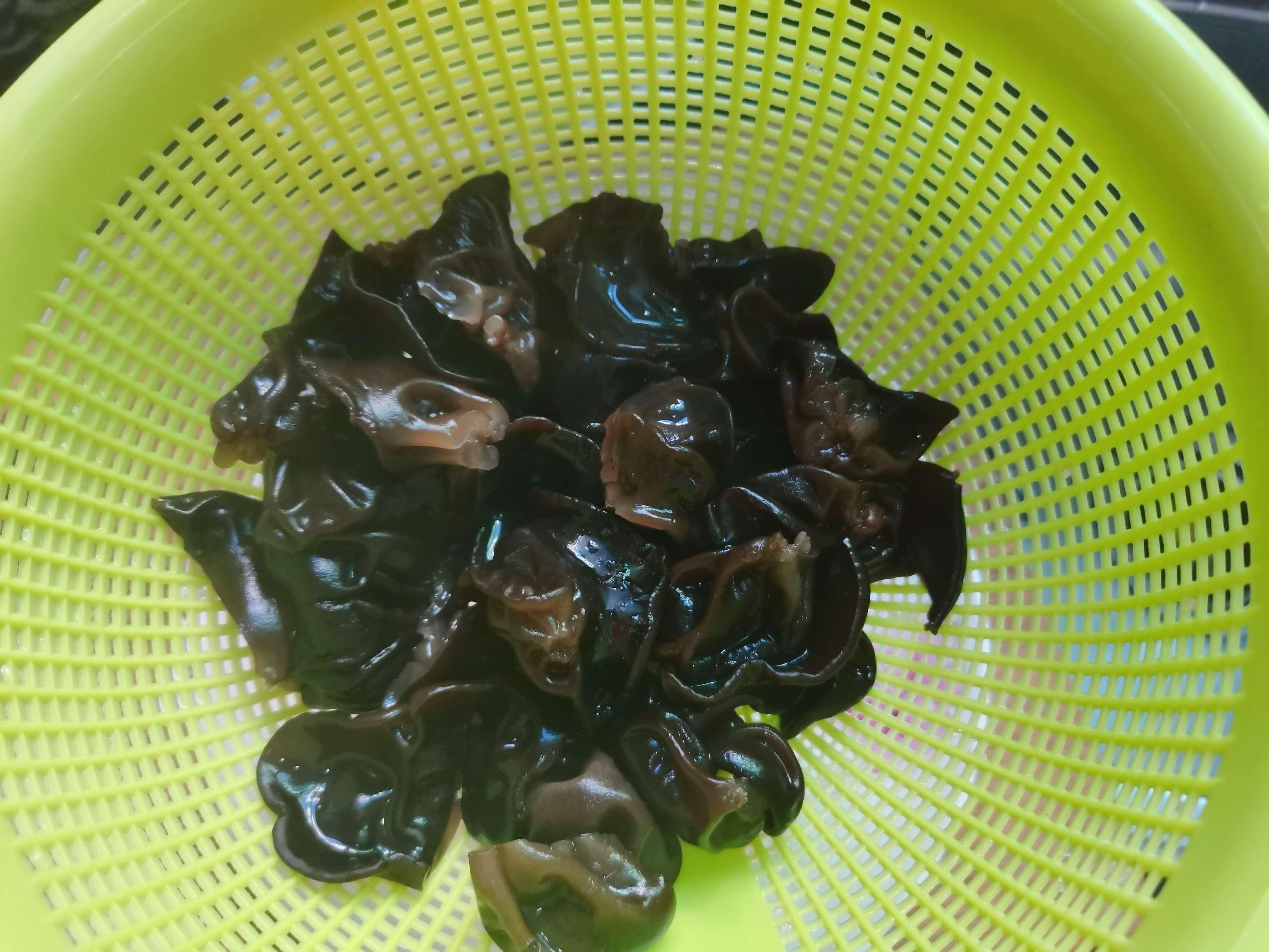 萵筍炒木耳的做法-家常味炒菜譜-易網健康養生網 萵筍炒木耳的做法-家常味炒菜譜