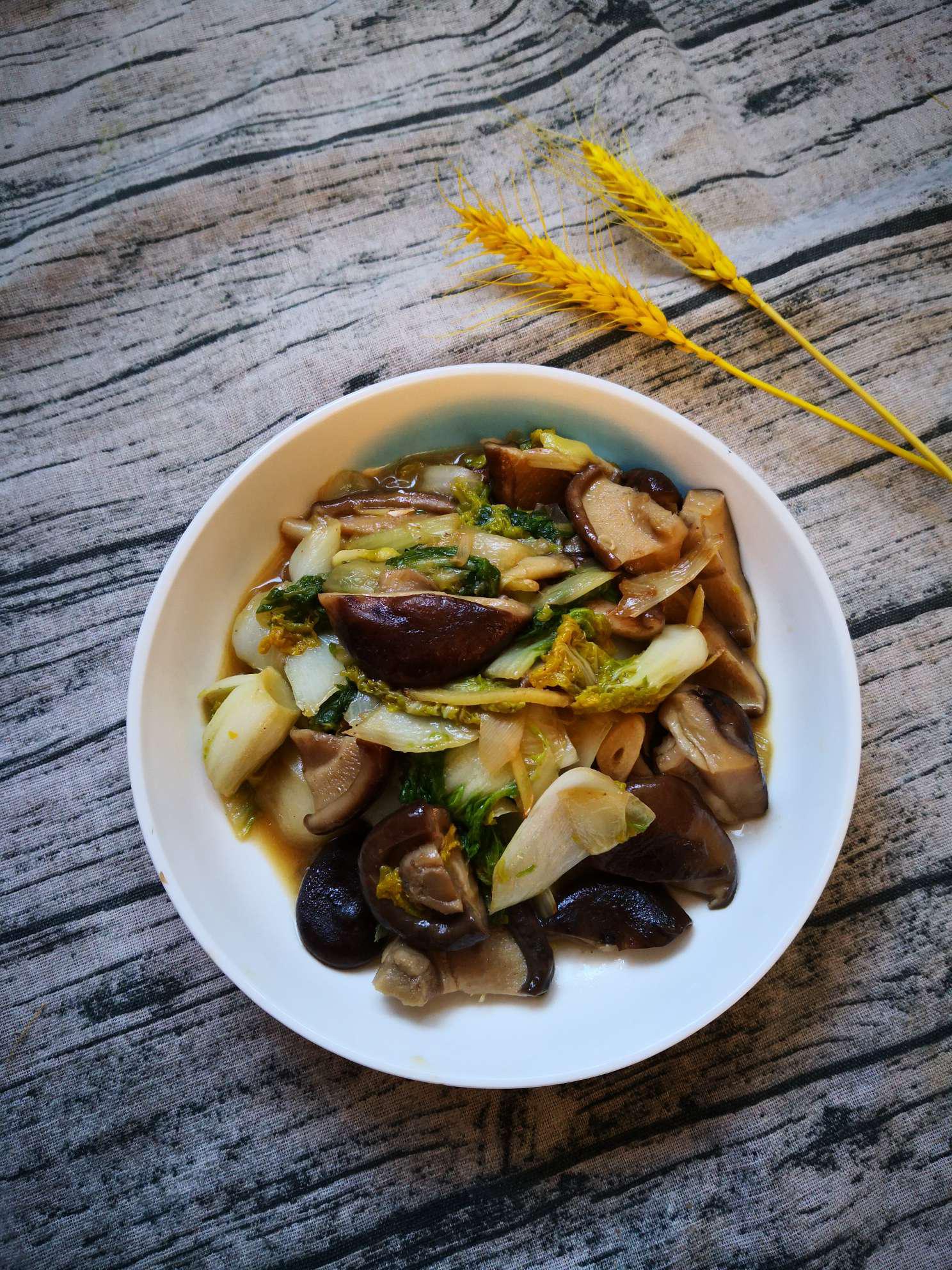 菊花菜炒香菇的做法-家常味炒菜譜