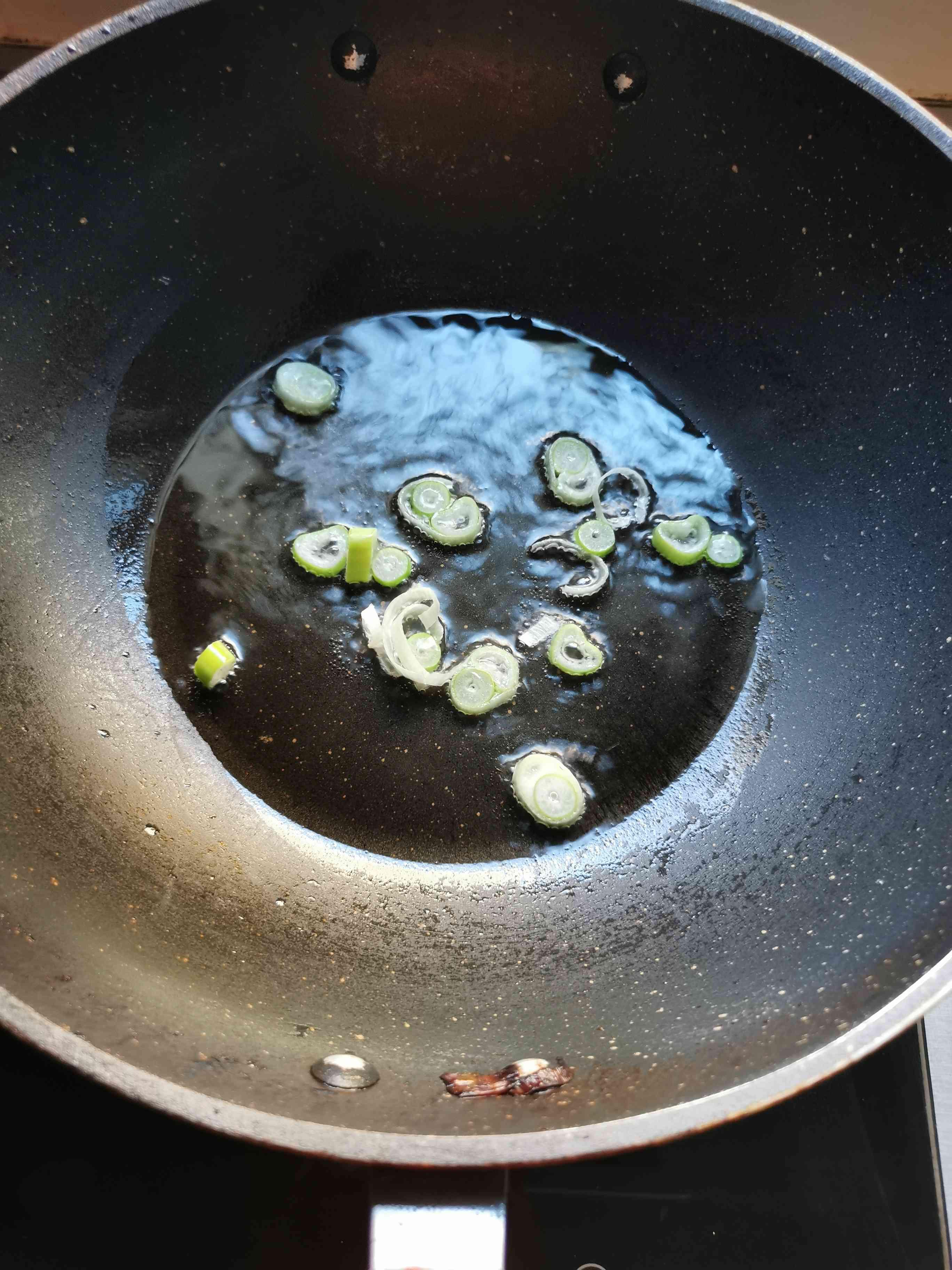 西葫蘆炒蝦仁的做法-咸鮮味炒菜譜