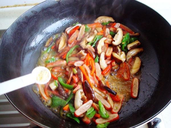 香菇炒蟹排的做法-家常味炒菜譜-易網健康養生網 香菇炒蟹排的做法-家常味炒菜譜