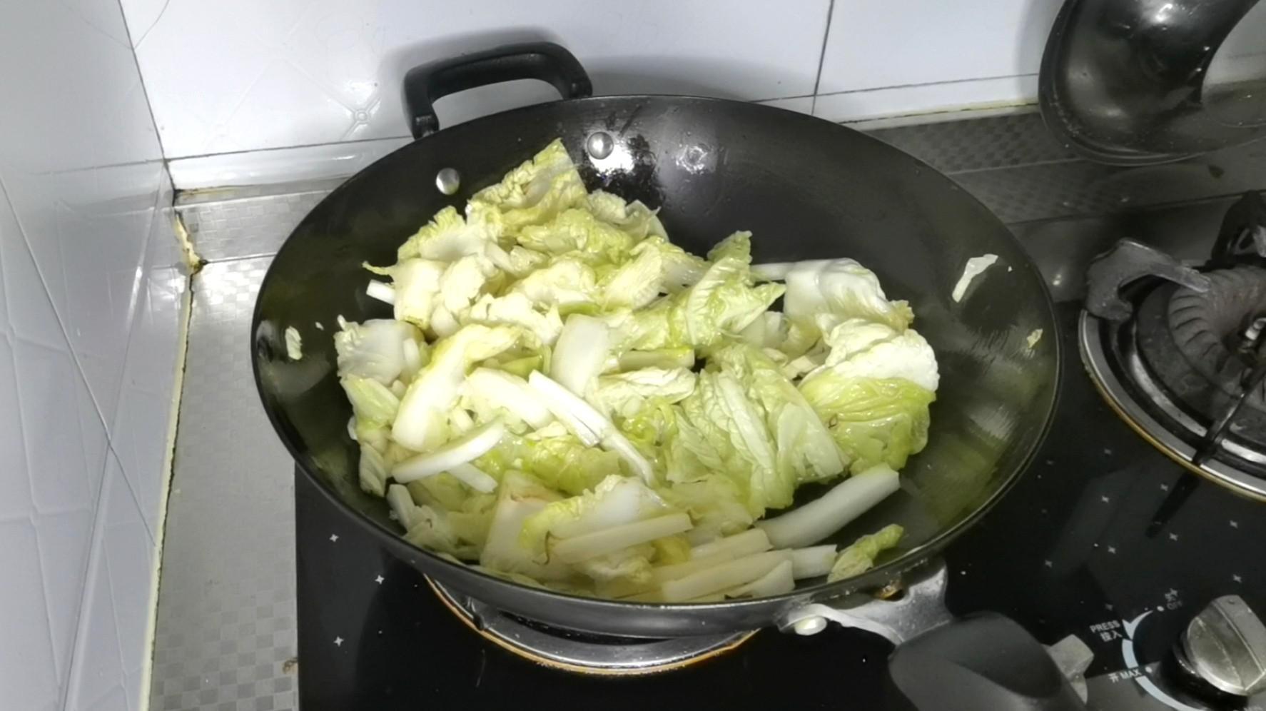 湯汁奶白的白菜燉凍豆腐的做法-家常味燉菜譜