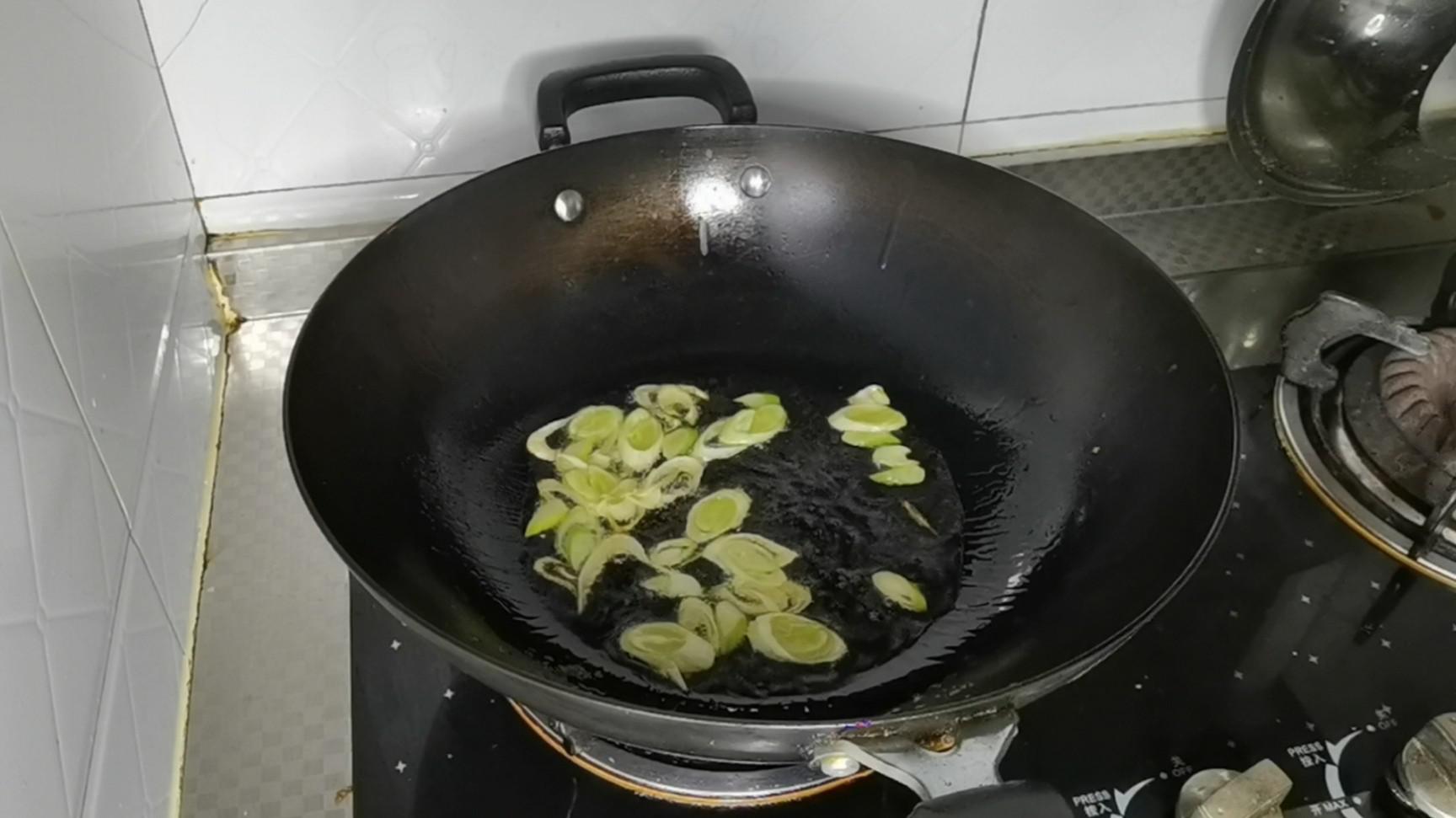 湯汁奶白的白菜燉凍豆腐的做法-家常味燉菜譜