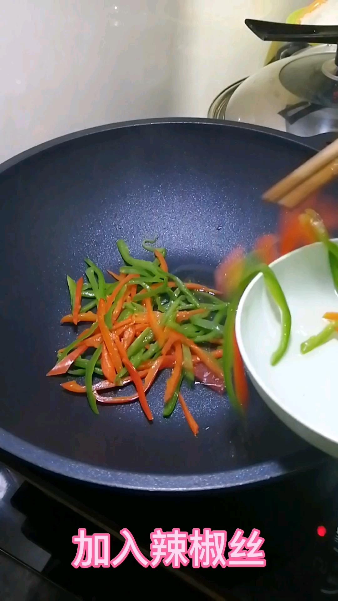 辣椒炒米粉的做法-家常味炒菜譜