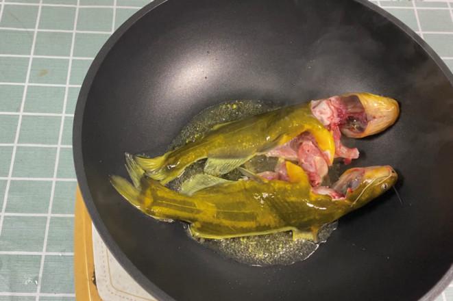 鮮掉眉毛的黃骨魚豆腐湯的做法-家常味煮菜譜