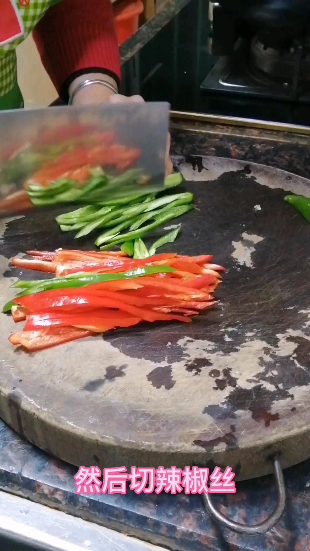 辣椒炒米粉的做法-家常味炒菜譜