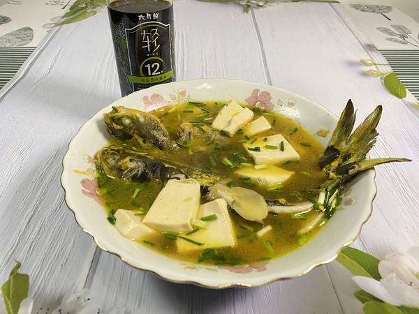 鮮掉眉毛的黃骨魚豆腐湯的做法-家常味煮菜譜