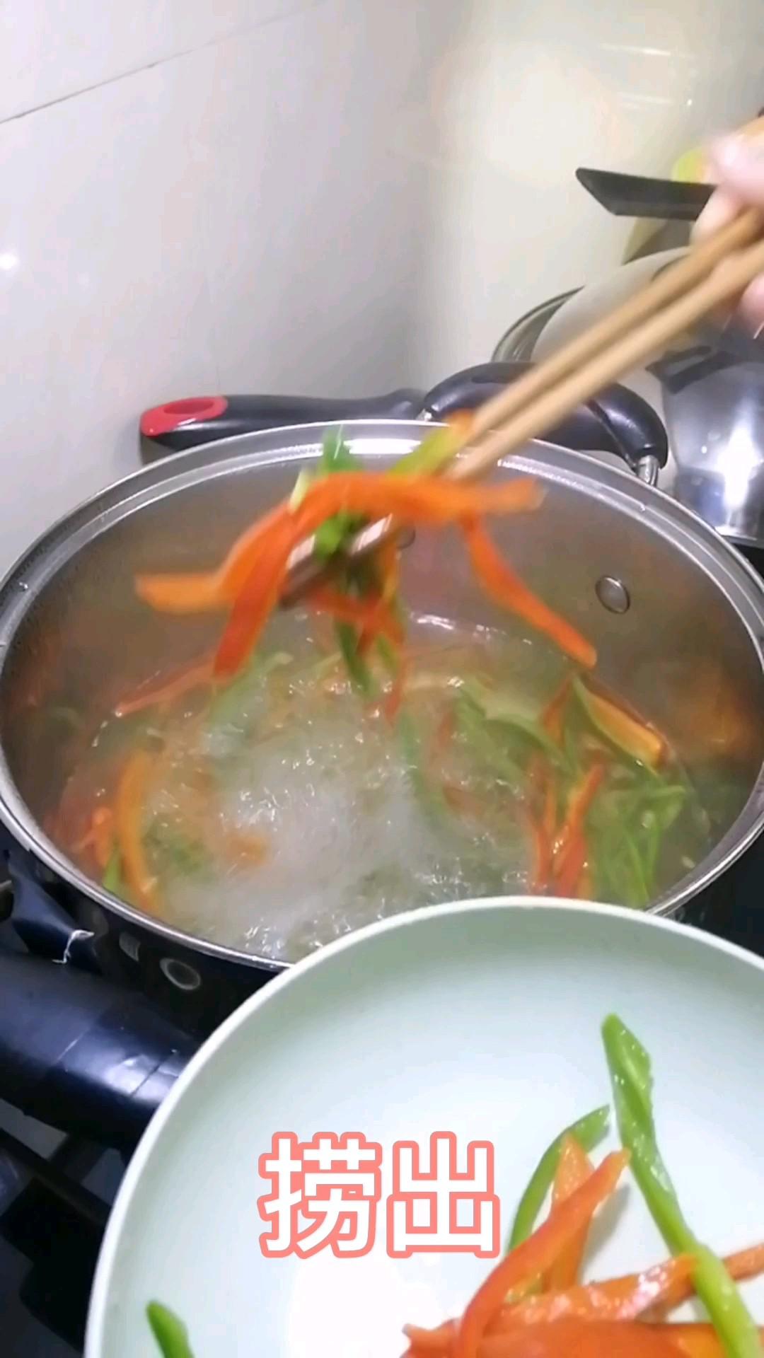 辣椒炒米粉的做法-家常味炒菜譜