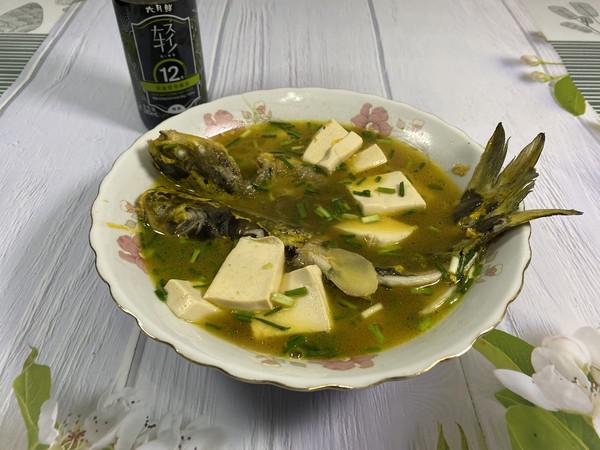 鮮掉眉毛的黃骨魚豆腐湯的做法-家常味煮菜譜