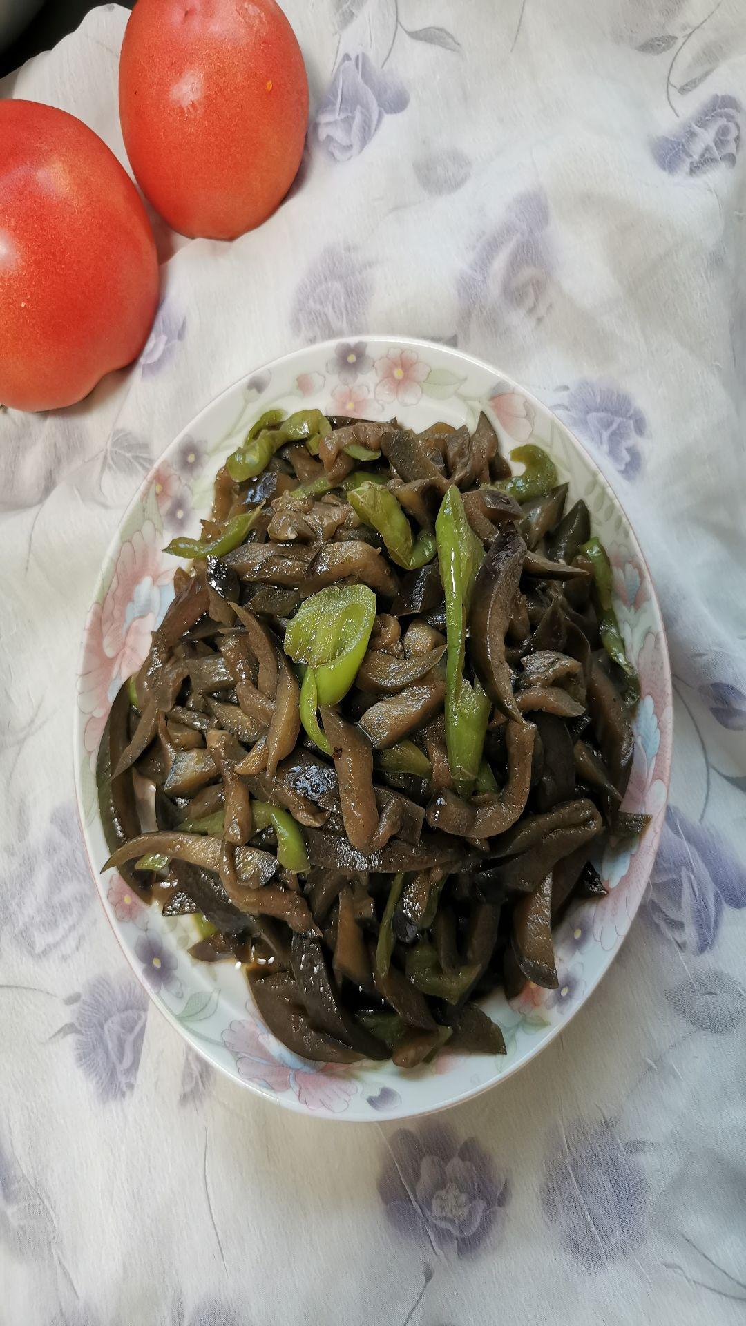 尖椒炒茄子的做法-家常味炒菜譜