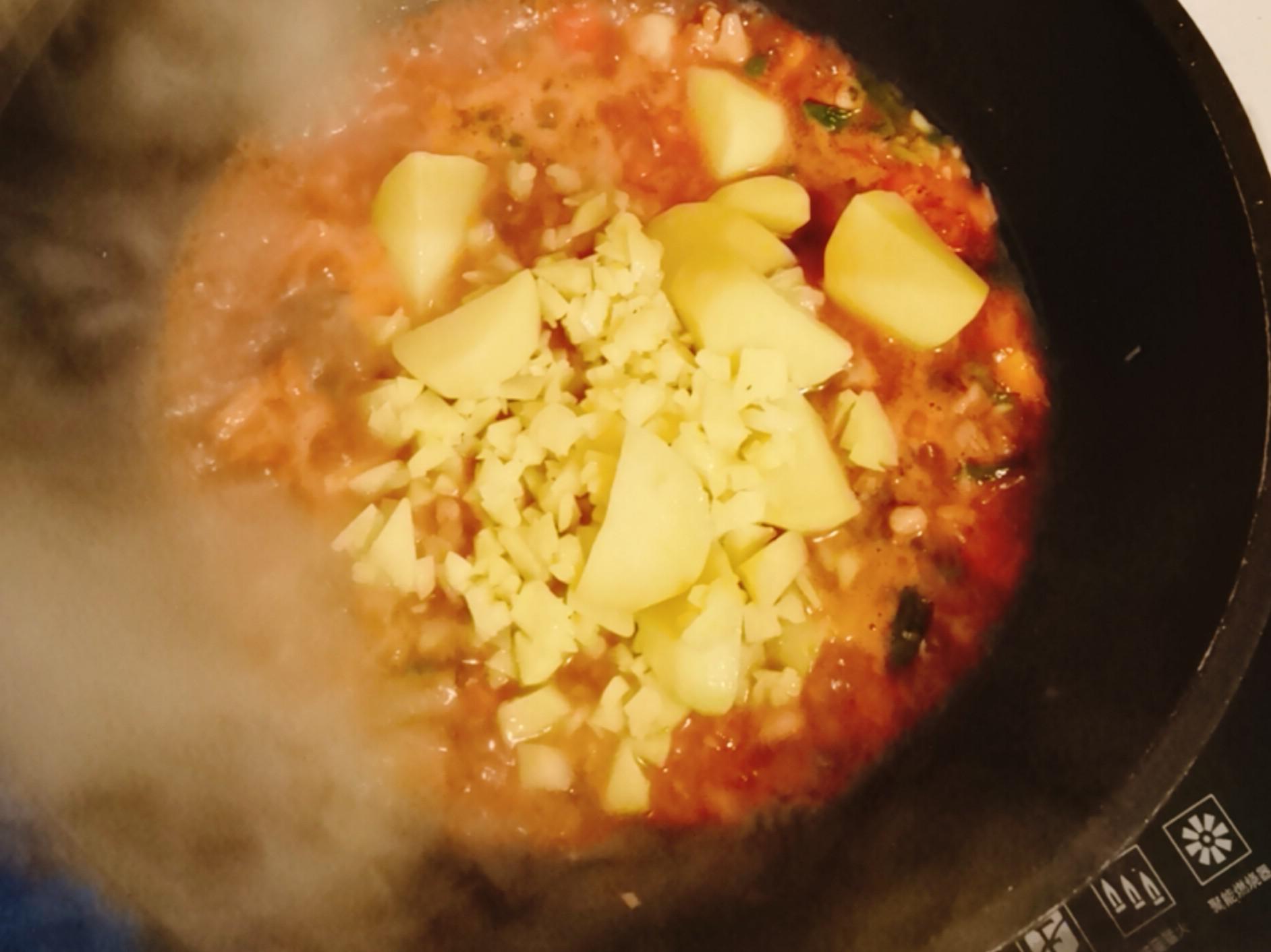 這菜看著平平無奇，吃了就停不下來的做法-咸鮮味燜菜譜