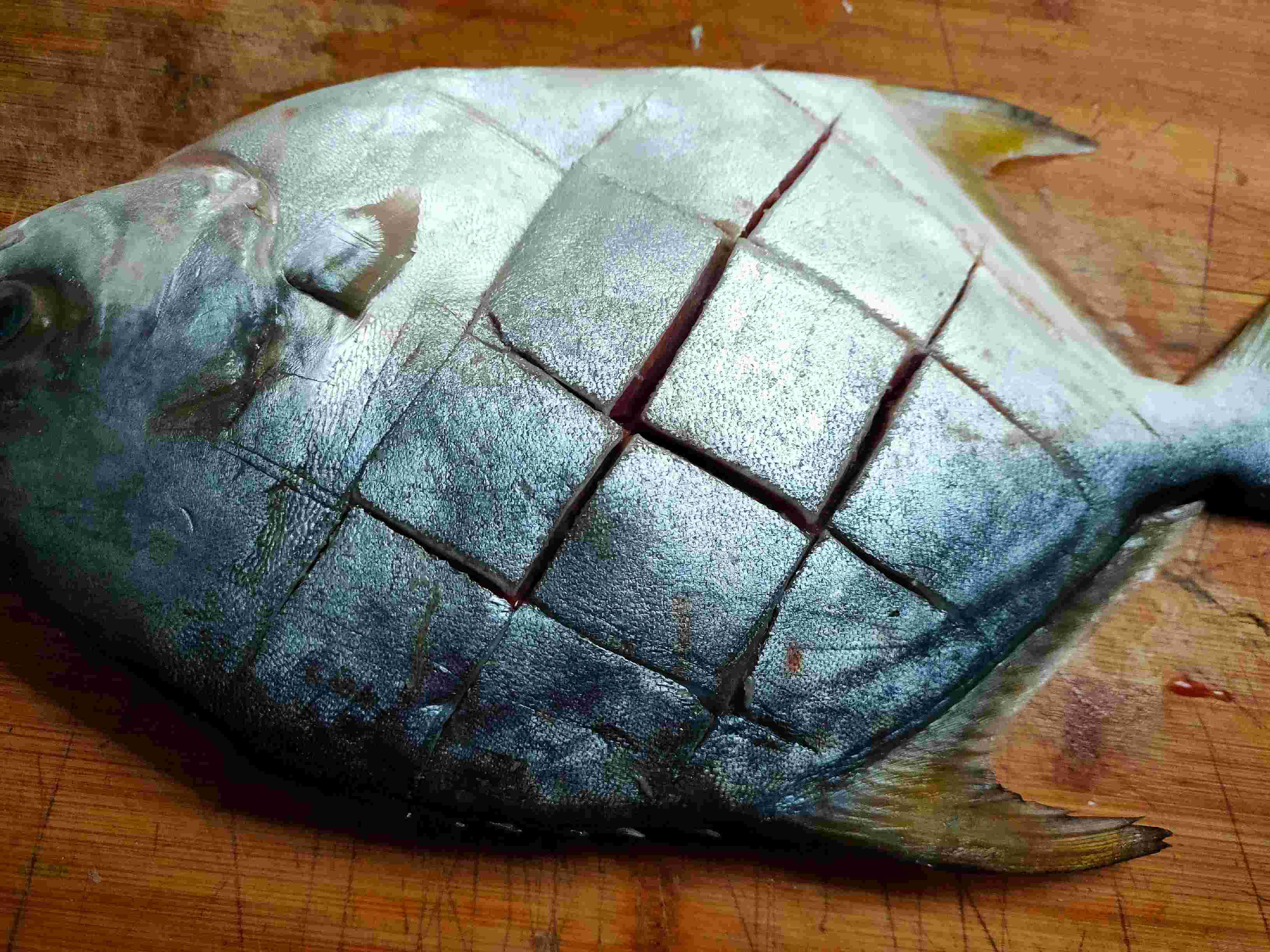 清蒸金鯧魚的做法-家常味蒸菜譜