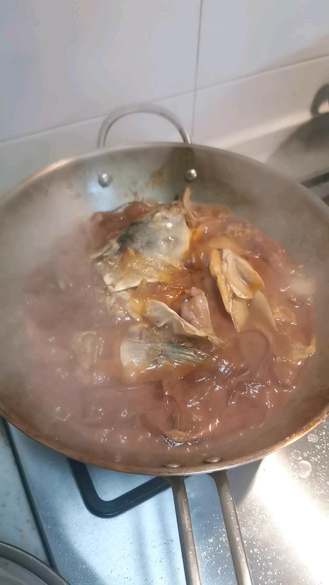 粉條燉青魚(yú)頭的做法-家常味燒菜譜