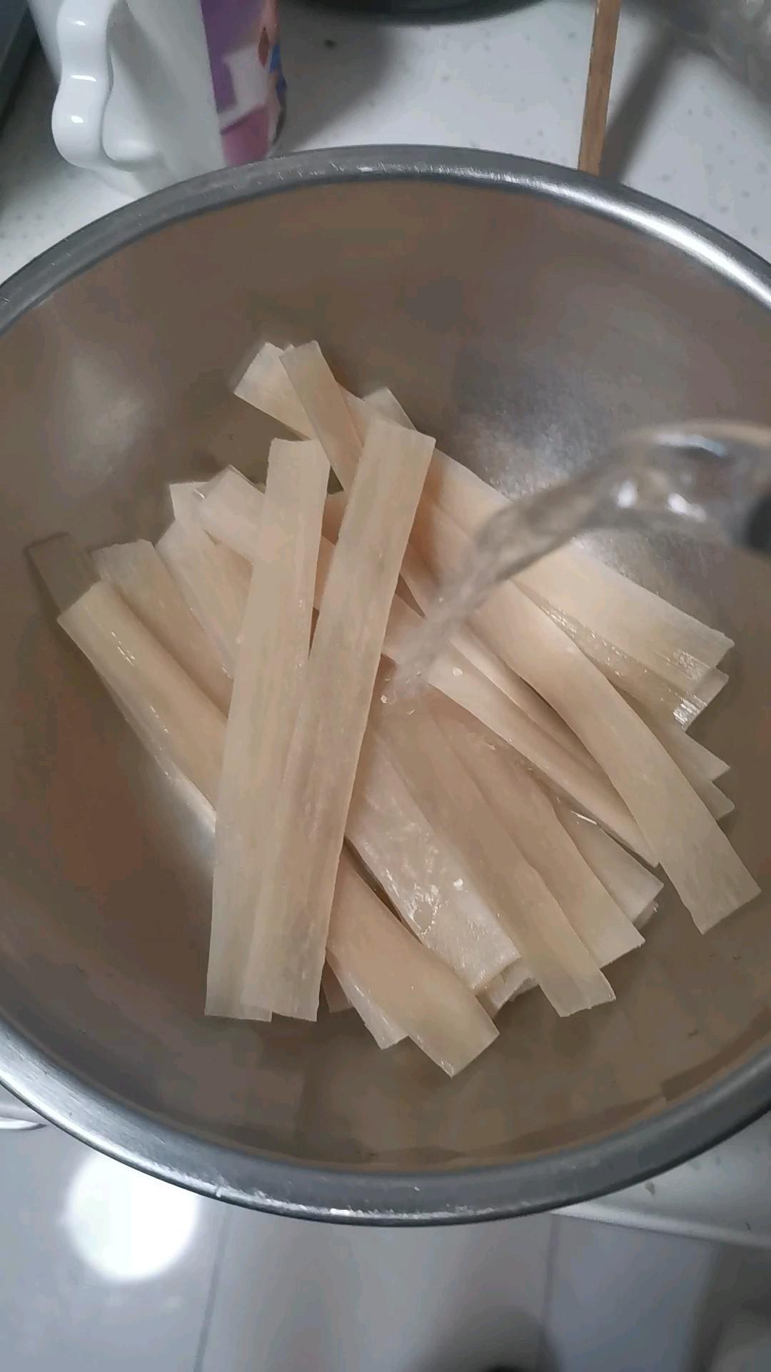 粉條燉青魚(yú)頭的做法-家常味燒菜譜