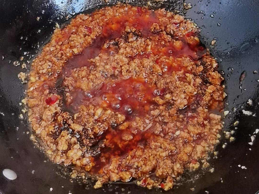 百搭萬能香菇肉醬－1勺醬拌面又拌飯，多吃兩三碗，不是窮是太好吃的做法-咸鮮味炒菜譜