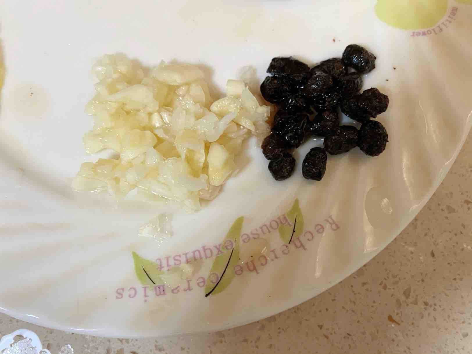 豆干蒜蓉豆豉蒸排骨的做法-家常味蒸菜譜-易網健康養生網 豆干蒜蓉豆豉蒸排骨的做法-家常味蒸菜譜