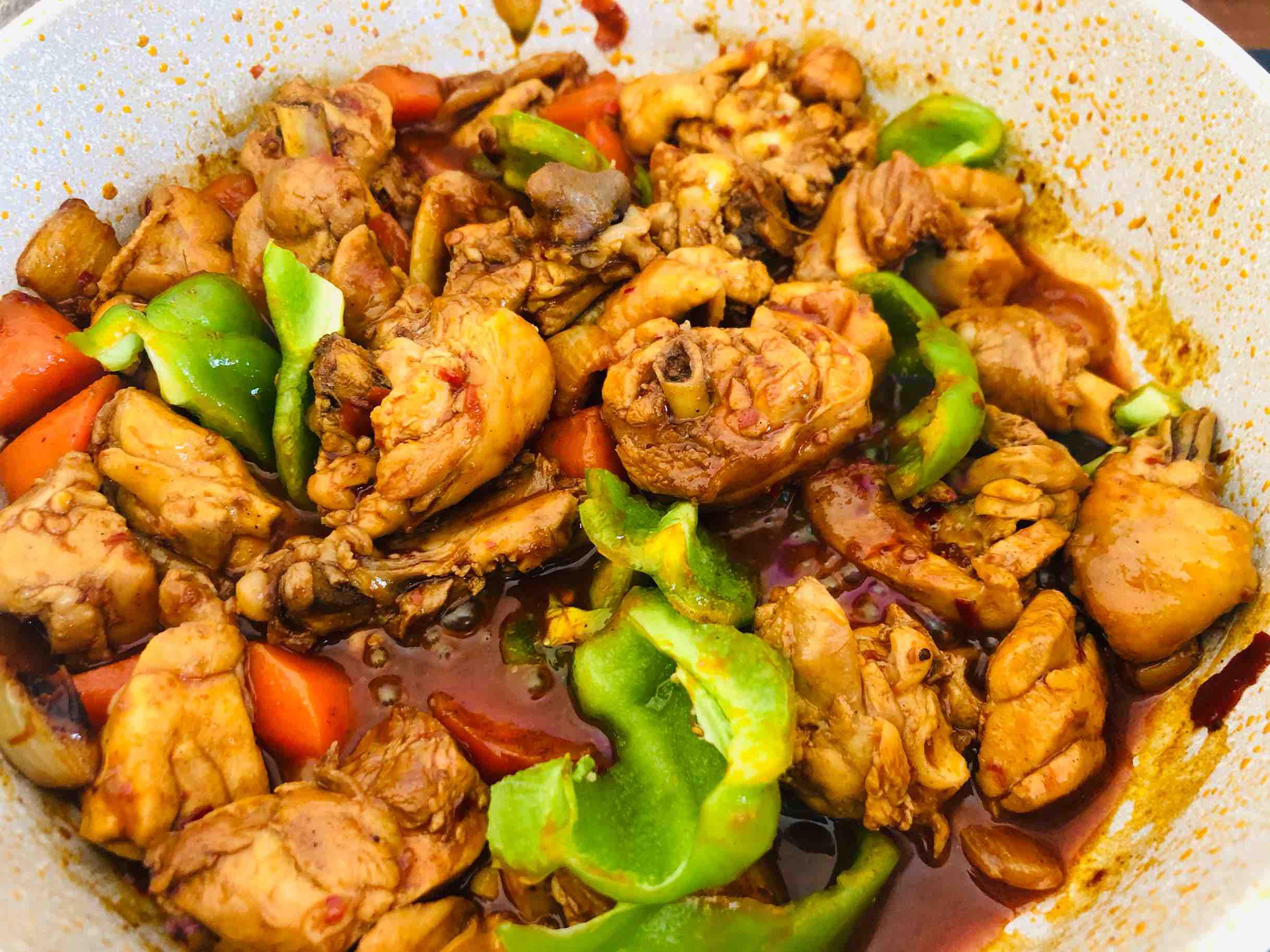 火鍋雞的家常做法，香辣過癮簡單易做，配米飯太下飯啦的做法-香辣味燒菜譜