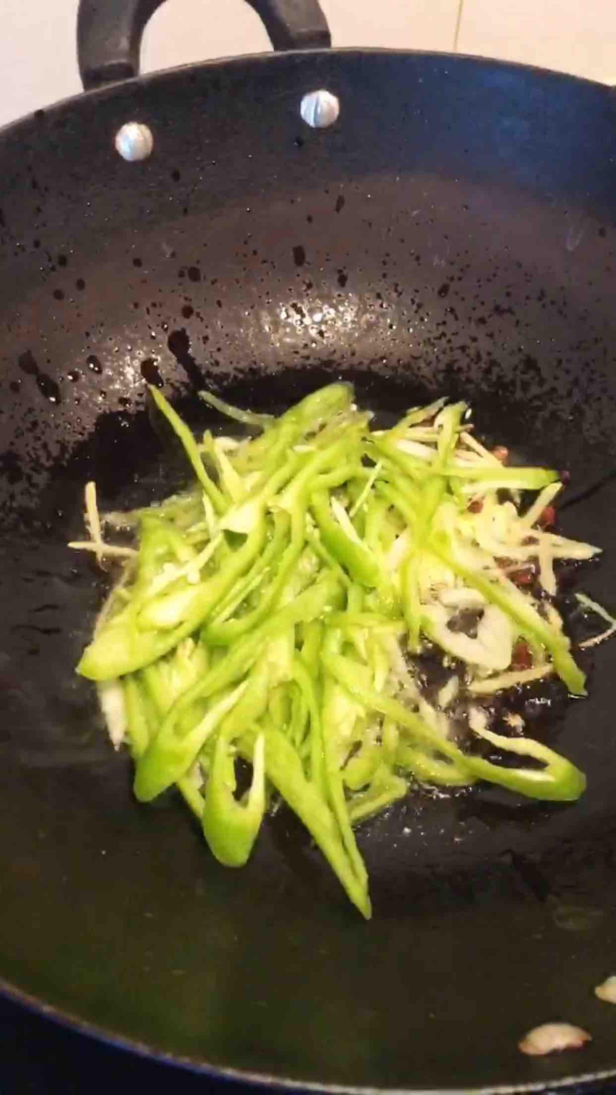 素炒三彩絲的做法-家常味炒菜譜