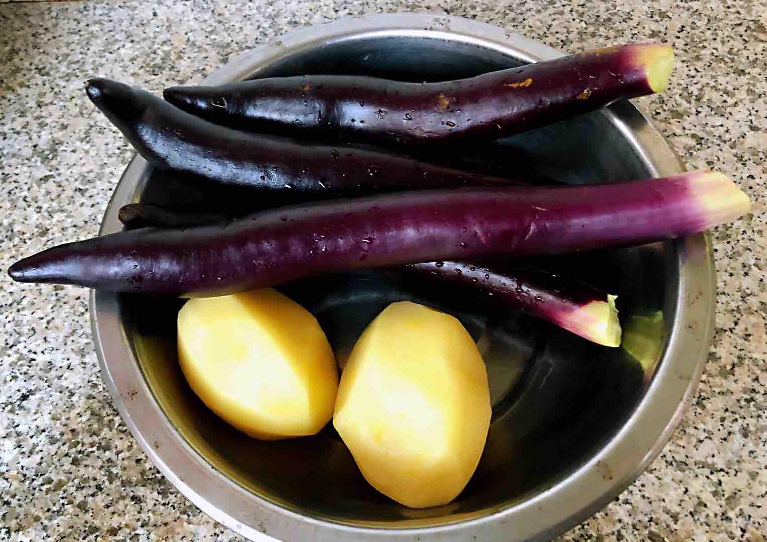 土豆茄子燉五花肉的做法-咸鮮味燉菜譜