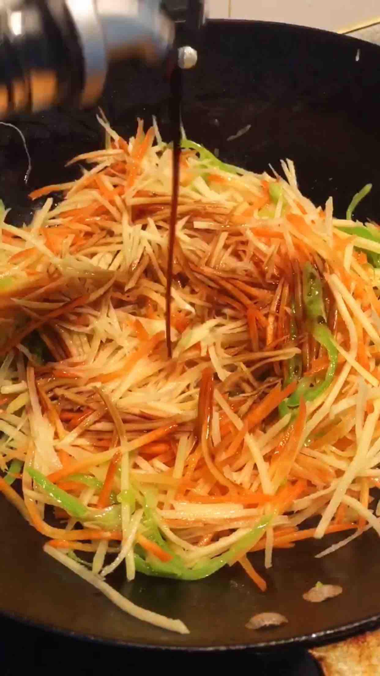 素炒三彩絲的做法-家常味炒菜譜