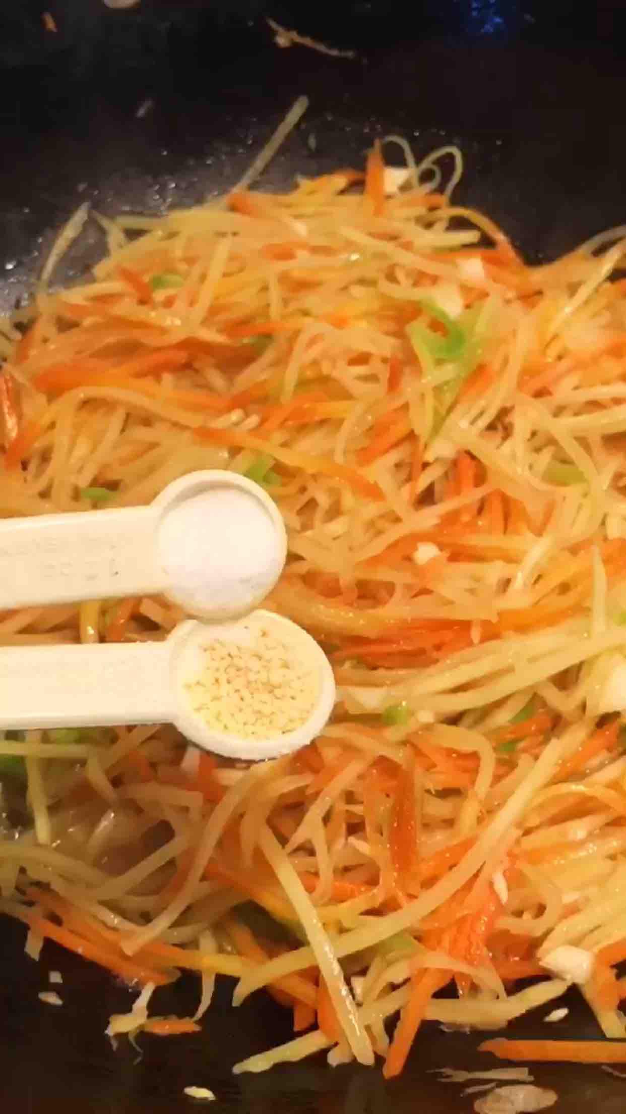 素炒三彩絲的做法-家常味炒菜譜